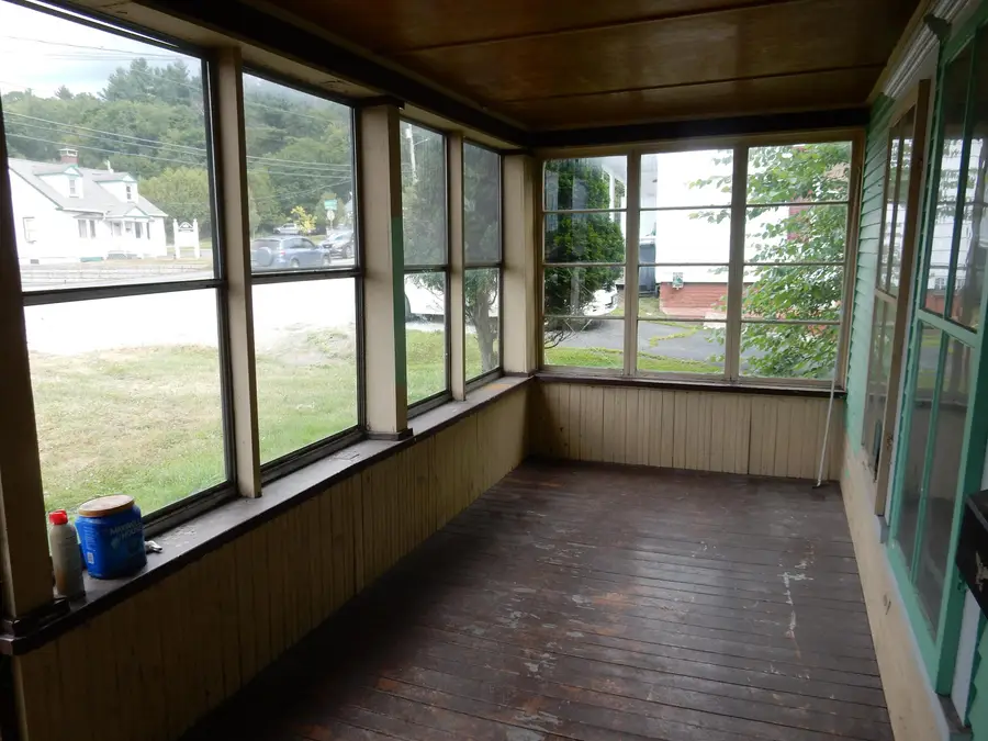 594 E Main Street, Newport, VT 05855 - #3