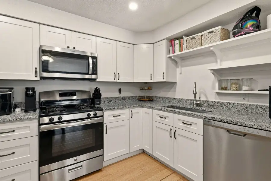 50 Brookside Drive #F2, Exeter, NH 03833 - #3