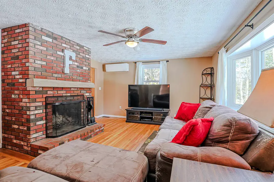 27 Farmer Road, Merrimack, NH 03054 - #3