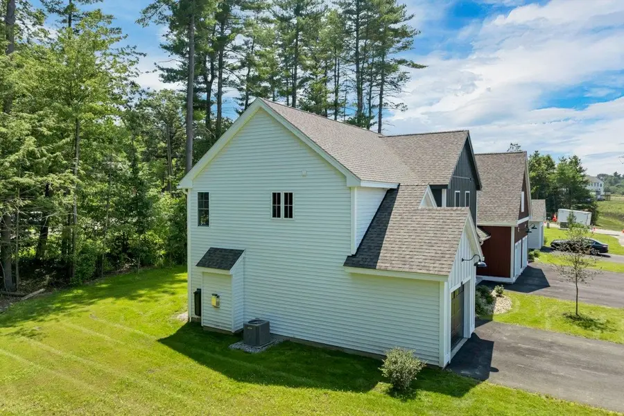 11-D Mustang Drive #END UNIT-D, Litchfield, NH 03052 - #3