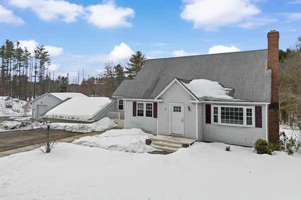 19 Auburn Road, Londonderry, NH 03053