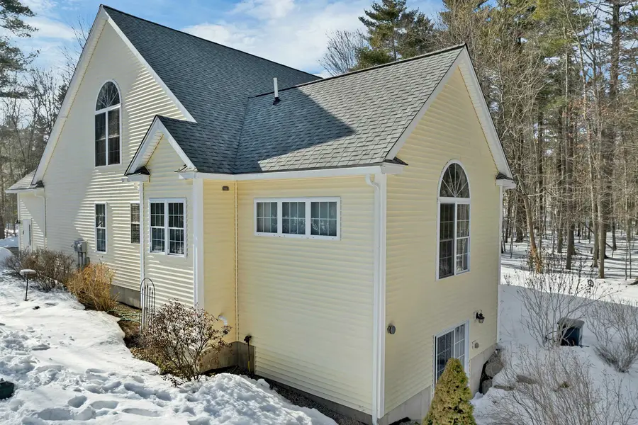 11 Vineyard Drive, Stratham, NH 03885 - #2