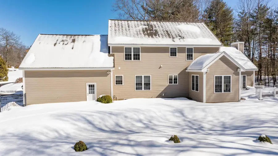 31 Bear Run Drive, Litchfield, NH 03052-2335 - #3