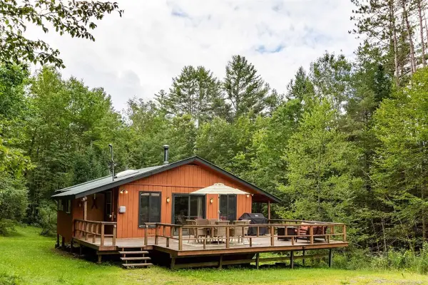 292 Tallwood Circle, Londonderry, VT 05155