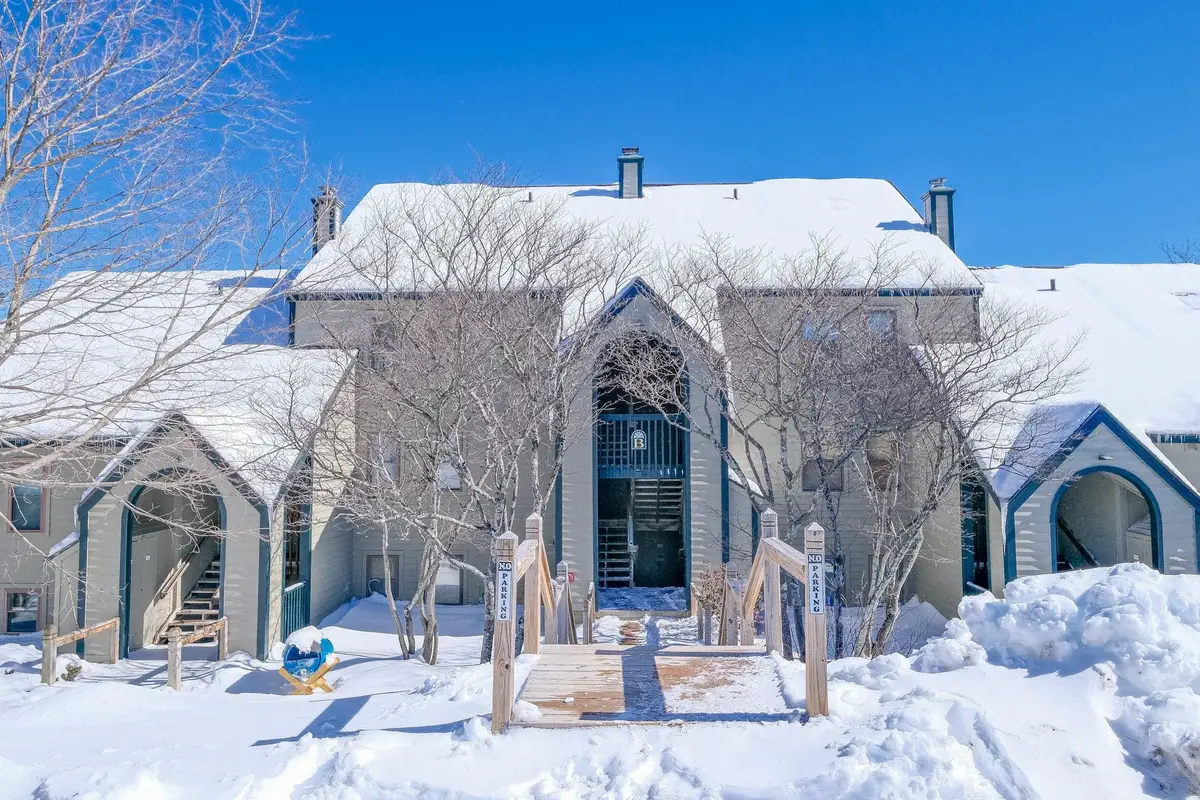 35 White Loop #B101, Ludlow, VT 05149 - #1