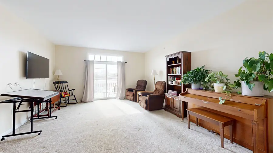 61 Pearl Street #18, Essex Junction, VT 05452 - #3