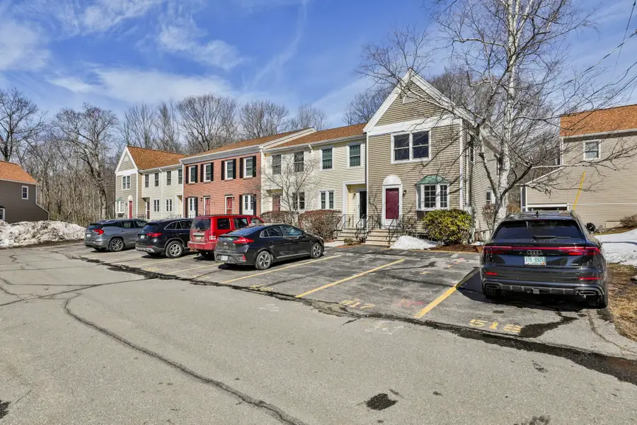 518 Fox Hollow Way, Manchester, NH 03104 - #2