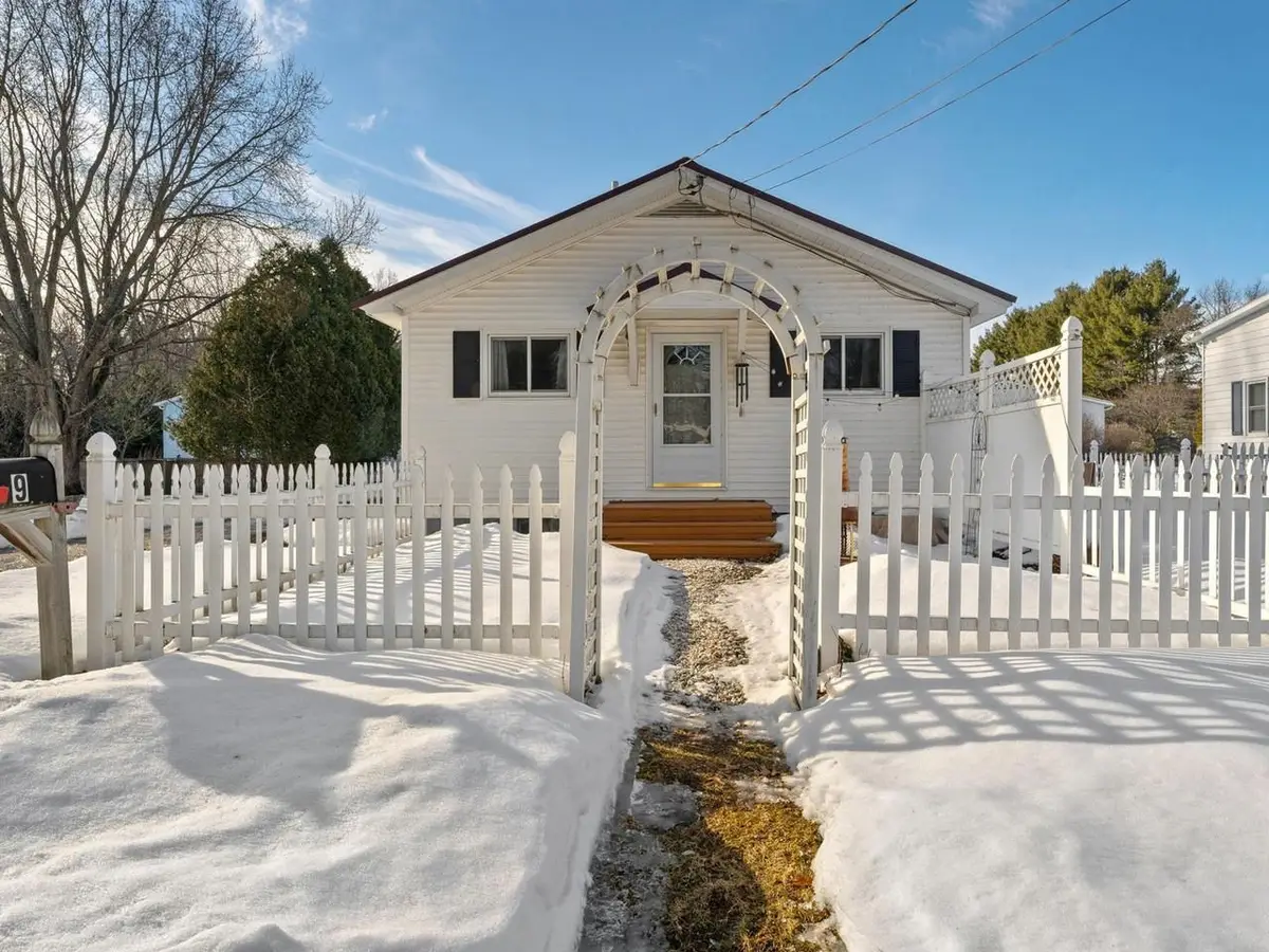 9 South Street Lane, Essex Junction, VT 05452 - #1