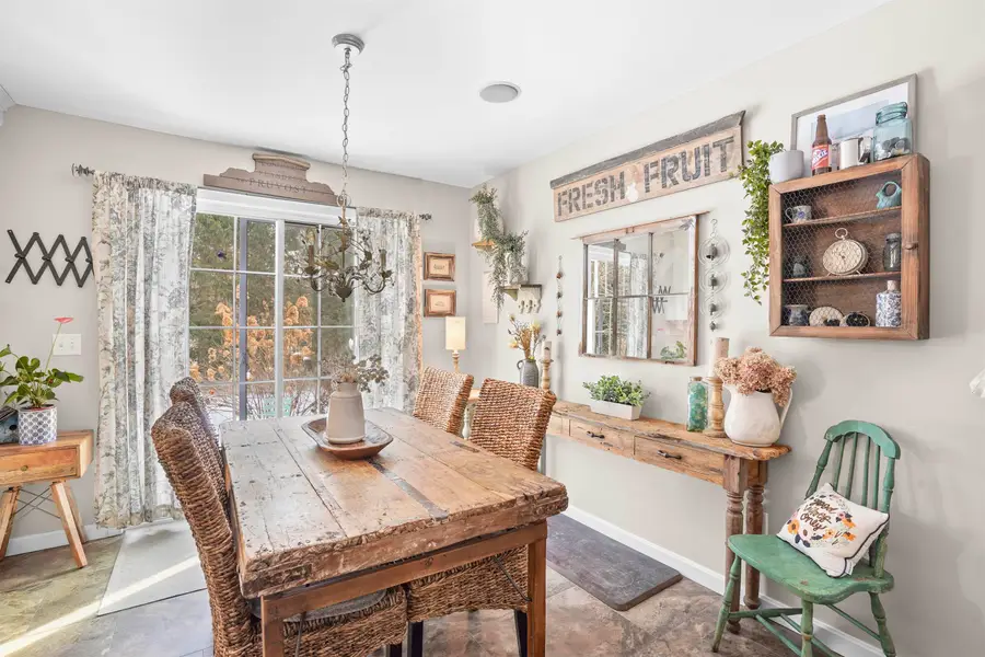 13 Mulberry Lane, Amherst, NH 03031 - #3