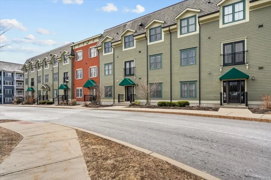 33 Naomis Way #302, Colchester, VT 05446 - #2