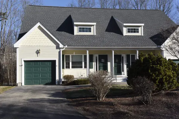 11 Royal Lane, Raymond, NH 03077