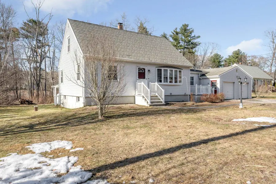 4 Paul Avenue, Derry, NH 03038 - #3