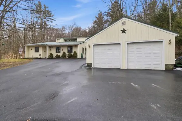 760 West Mountain Road, Shaftsbury, VT 05262