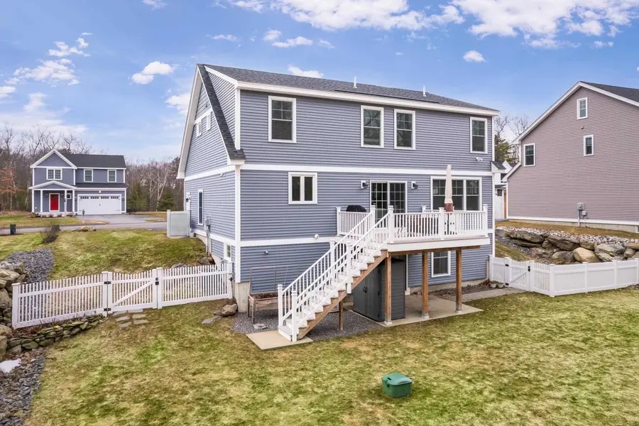 13 Clover Lane, Londonderry, NH 03053 - #3