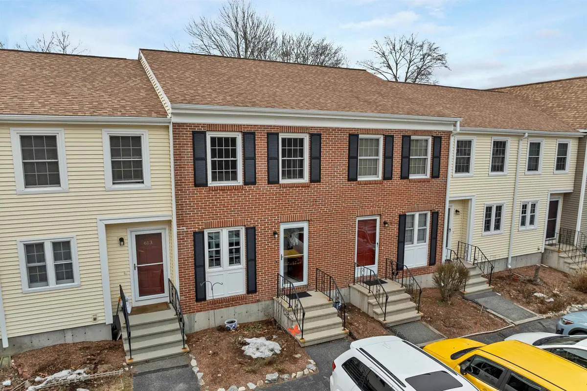 614 Fox Hollow Way, Manchester, NH 03104 - #1