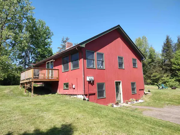 28 Cedar Lane, Cambridge, VT 05464