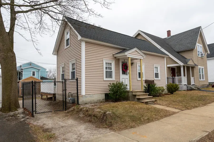 435 Central Street, Manchester, NH 03103 - #3