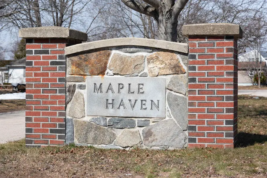 11 Suzanne Drive, Portsmouth, NH 03801 - #2