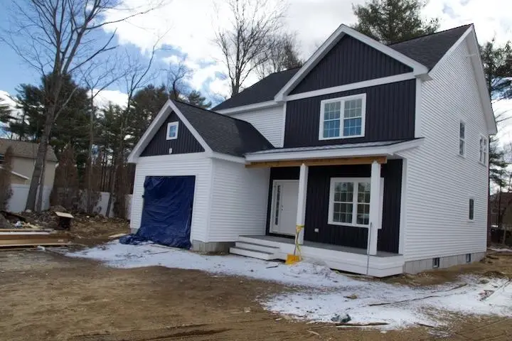 144 South Mast Street, Goffstown, NH 03045 - #2