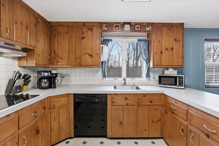 113 Comeau Street, Manchester, NH 03102 - #3