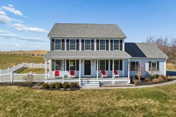 62 Elwood Road, Londonderry, NH 03053