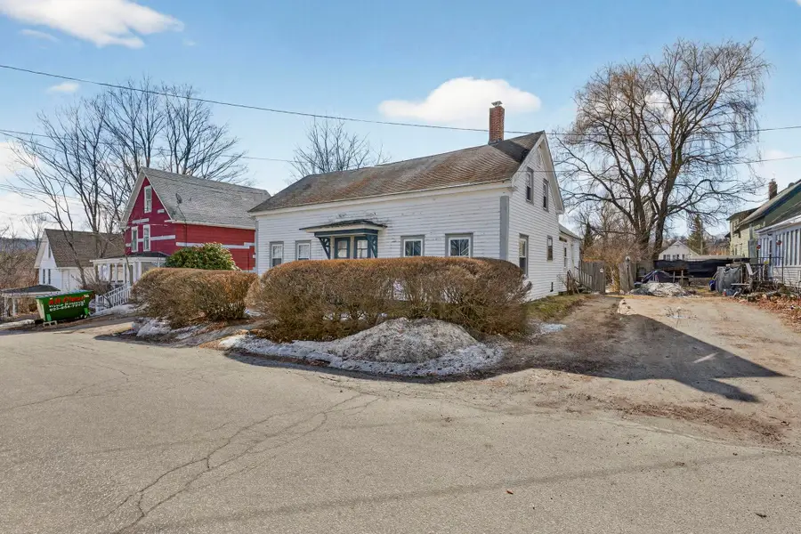 11-13 Jackson Street, Hillsborough, NH 03244 - #3