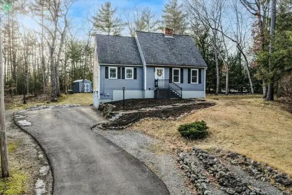 47 Stowell Road, Bedford, NH 03110