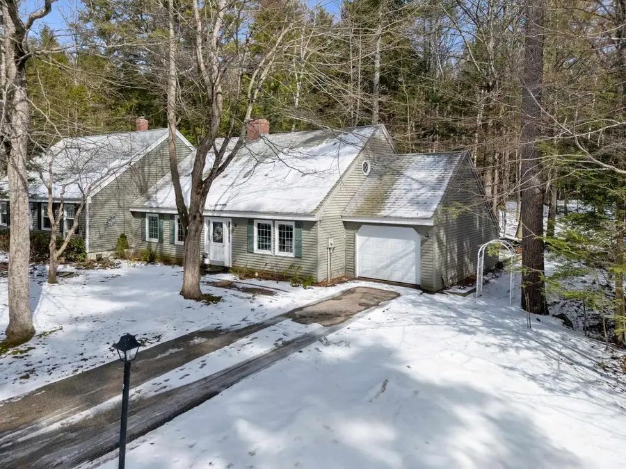 12 Laurel Circle, Wolfeboro, NH 03894 - #2
