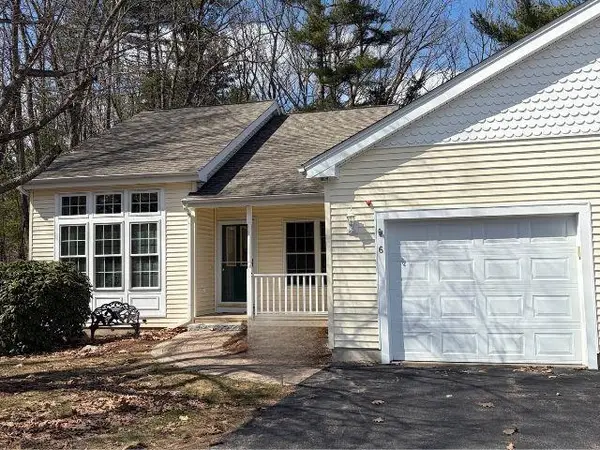 6 Lincoln Drive, Londonderry, NH 03053