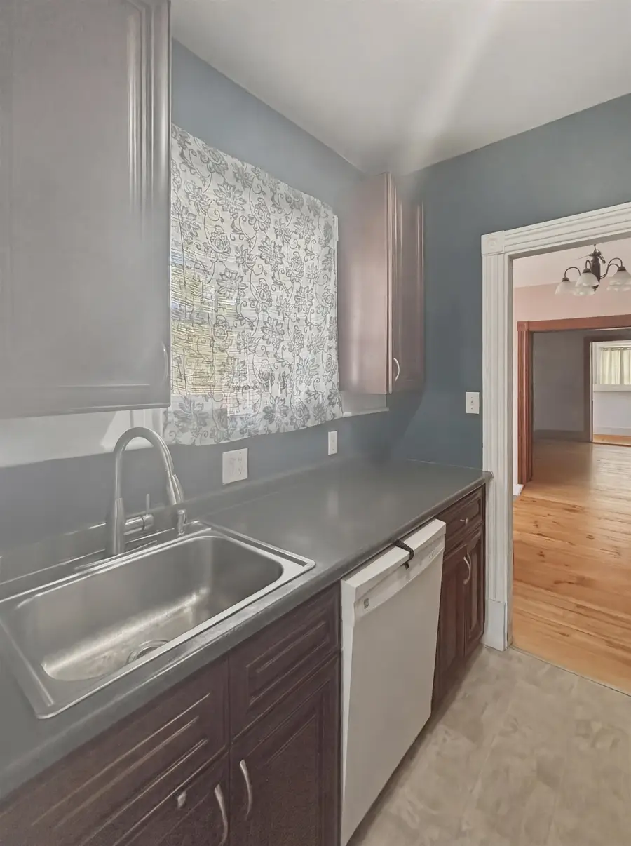 646 Maple Street, Manchester, NH 03104 - #3