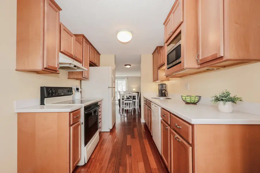 123 Fox Hollow Drive, Hudson, NH 03051 - #2