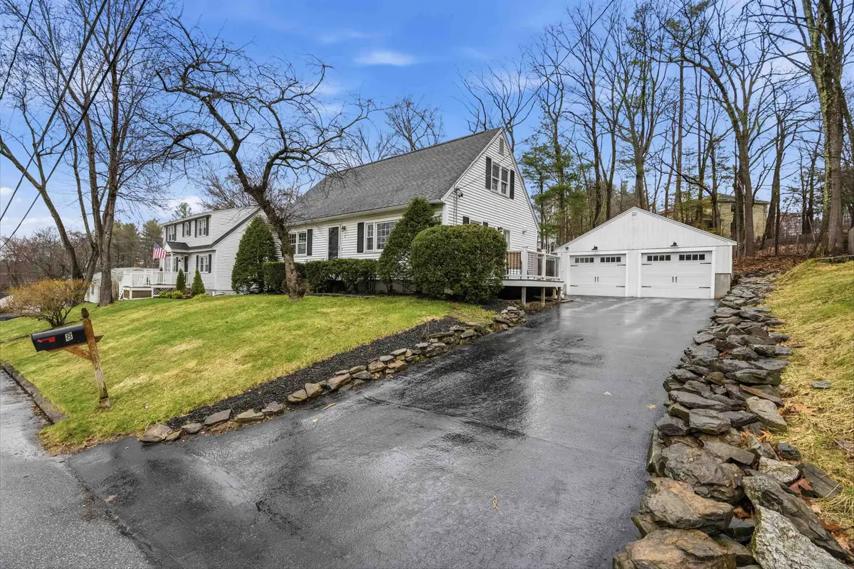 8 Oakdale Avenue, Nashua, NH 03062 - #1