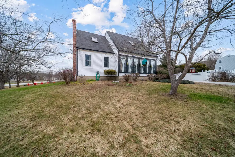 6 Donna Drive, Pembroke, NH 03275 - #2