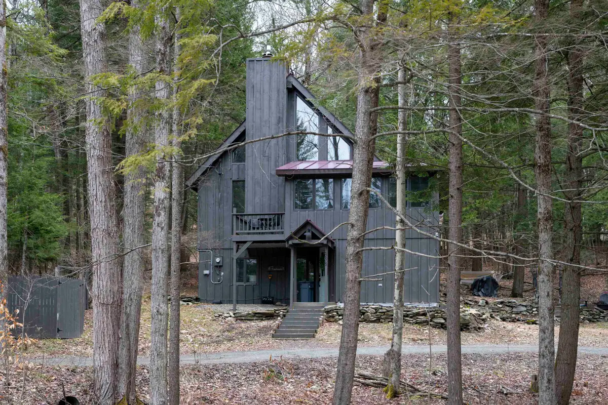 988 Old Quechee Road, Hartford, VT 05059 - #1