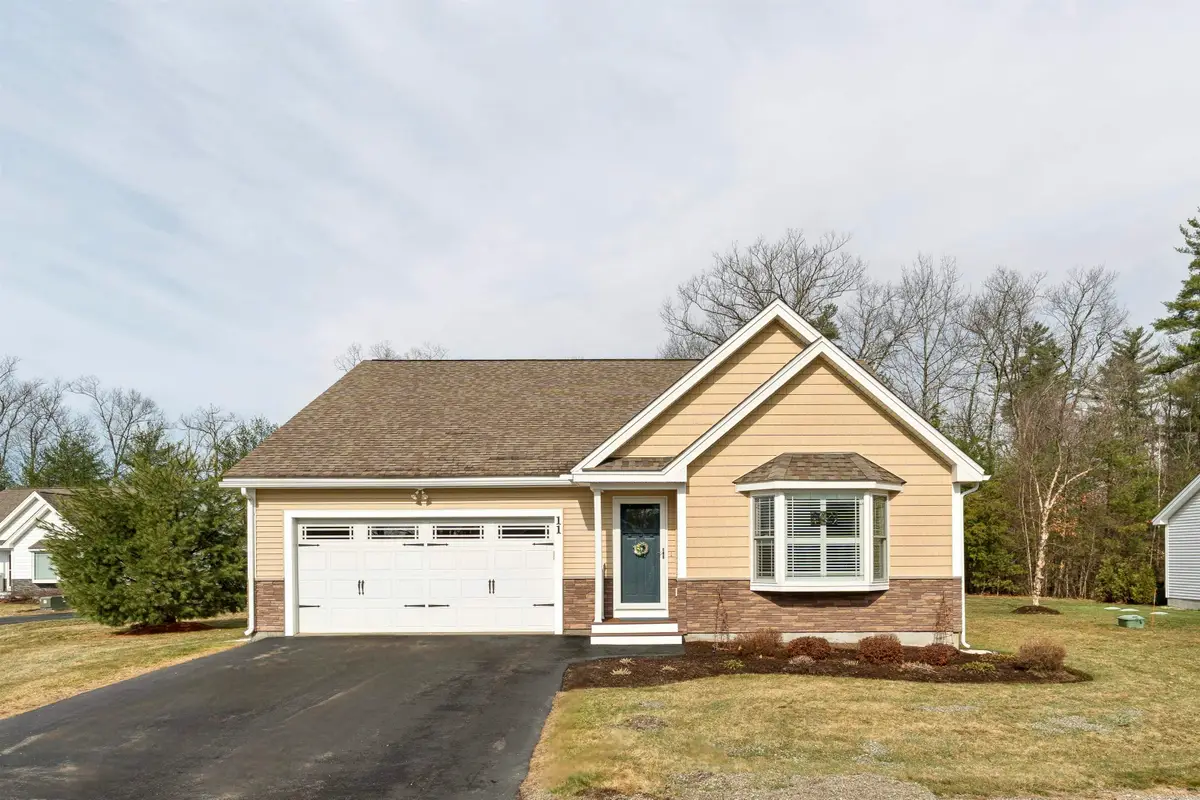 11 Castle Court, Kingston, NH 03848 - #1