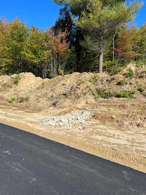 22 Hawthorne Road, Ossipee, NH 03864