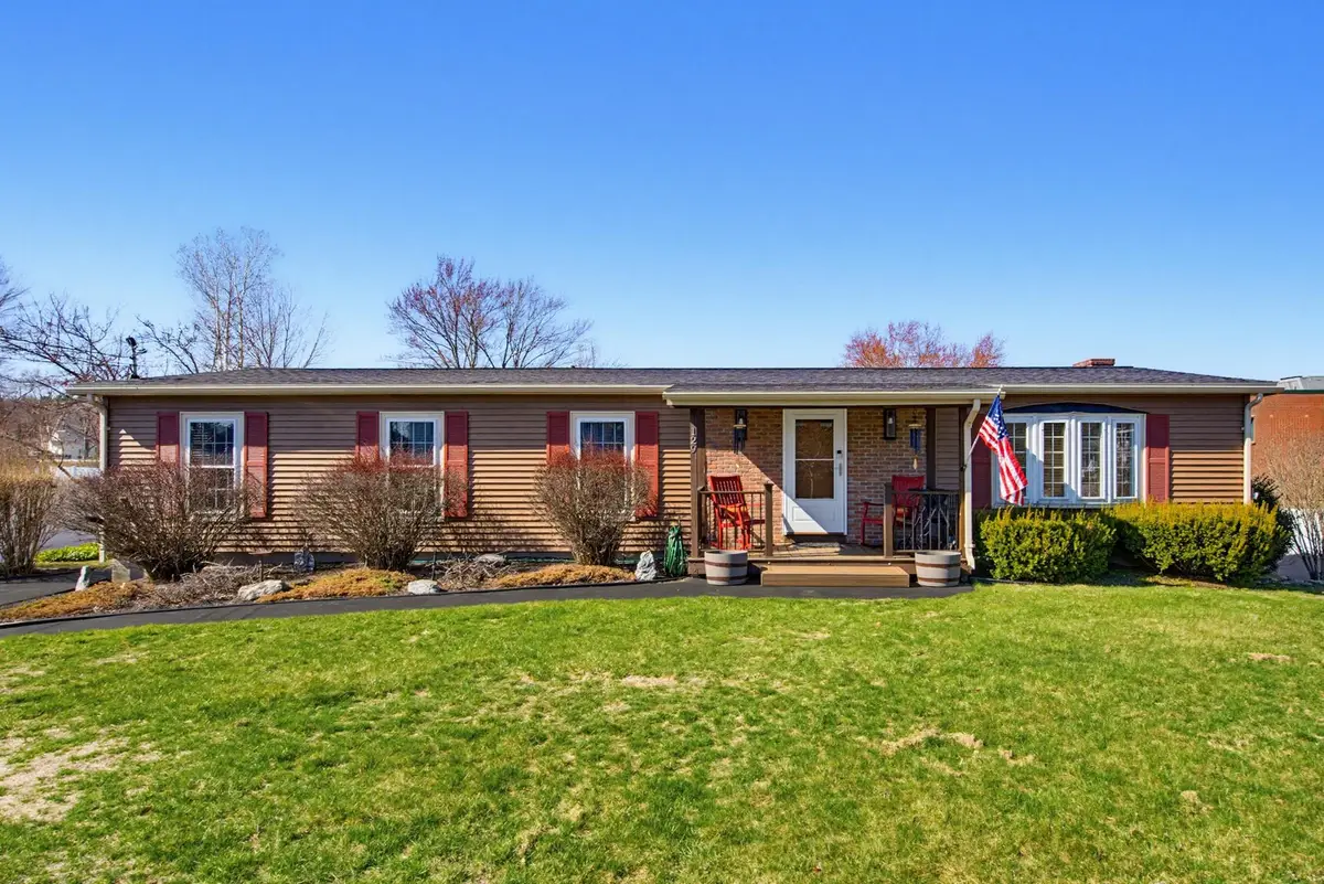 129 Brady Circle, Manchester, NH 03109 - #1