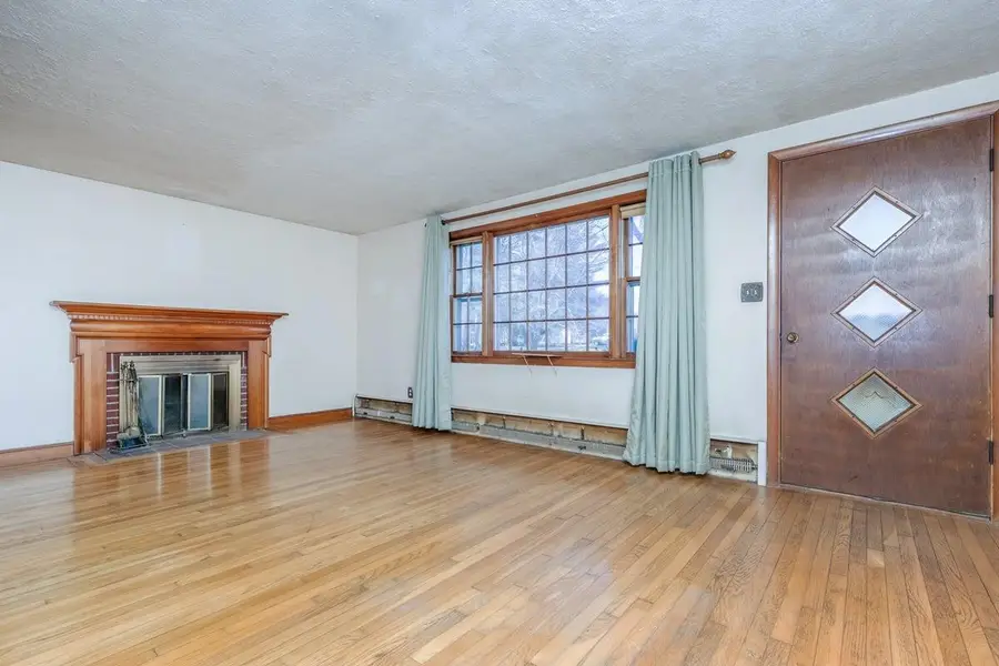 37 Iris Avenue, Salem, NH 03079 - #3