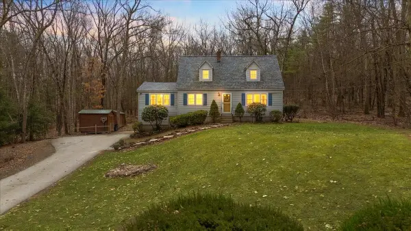 14 Schaefer Circle, Hudson, NH 03051