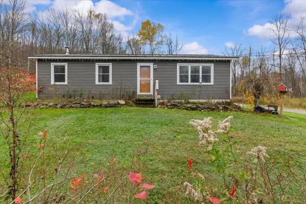 10 Cross Road, Milton, VT 05468