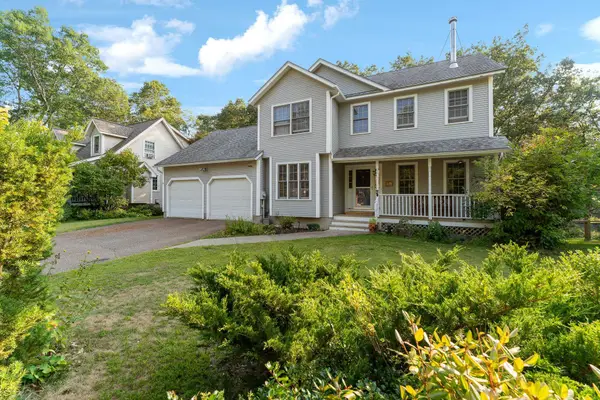 72 Grey Meadow Drive, Burlington, VT 05408