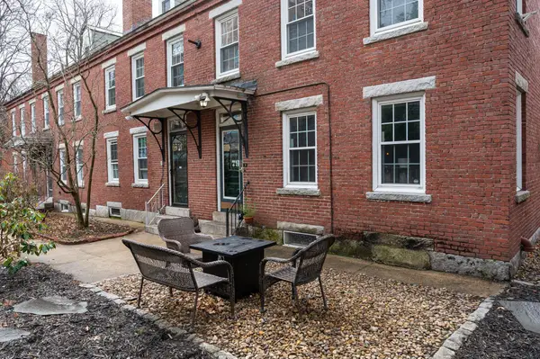 79 Pleasant Street #2, Manchester, NH 03101