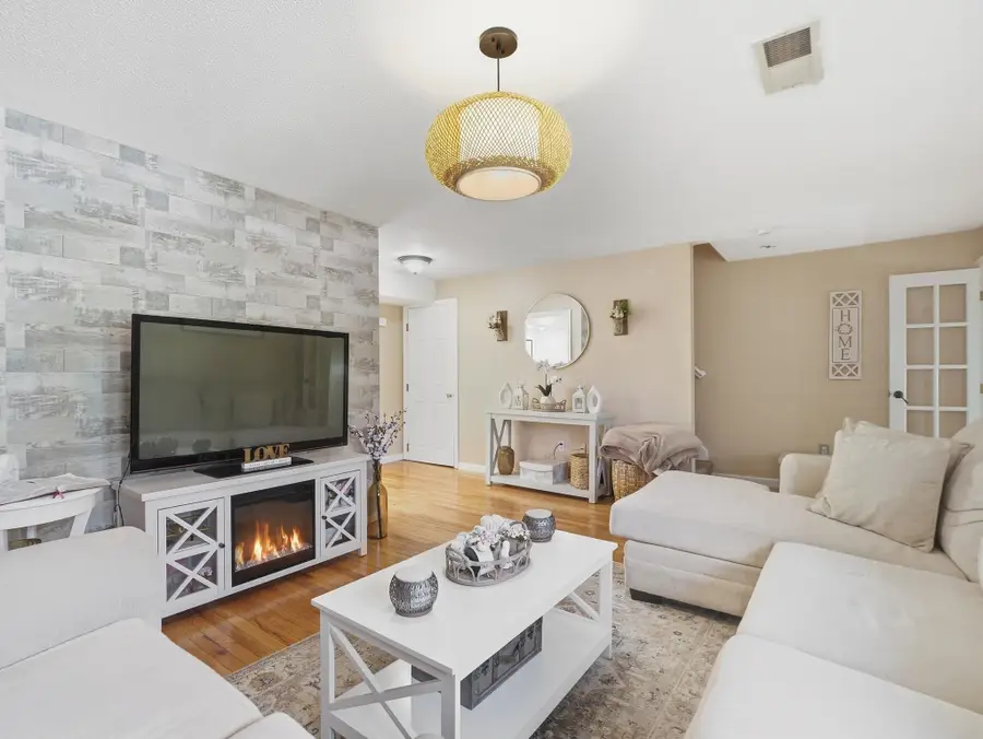 3 Arlington Street, Merrimack, NH 03054-4437 - #2