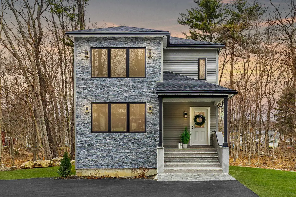 9 Trues Parkway, Sandown, NH 03873 - #1