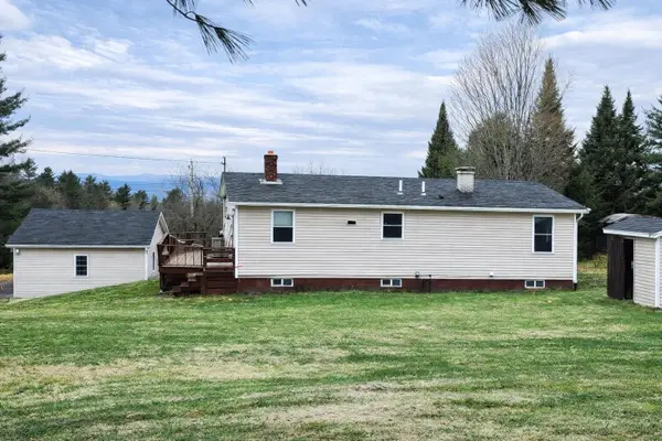 623 E Village Road, Waterford, VT 05819-9582