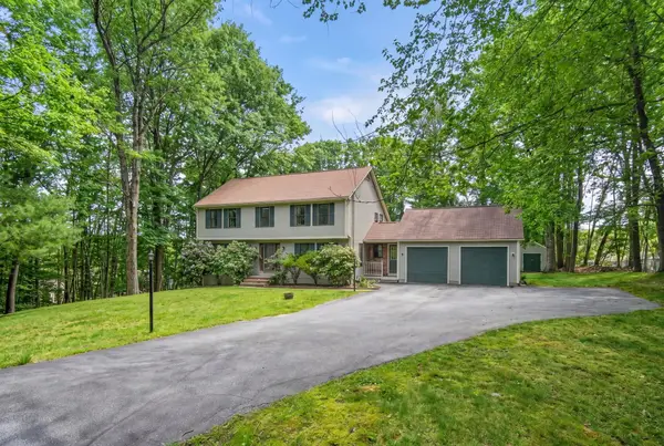 16  Berkeley Street, Pelham, NH 03076