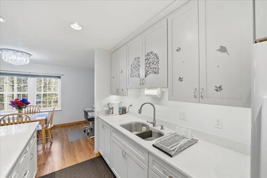 125 Kennedy Drive #6, South Burlington, VT 05403 - #2