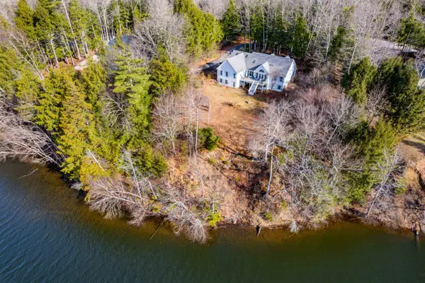 105 Pemigewasset Shores Drive, Bristol, NH 03222