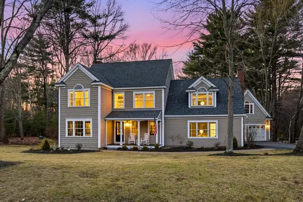 35 Winterberry Lane, Stratham, NH 03885