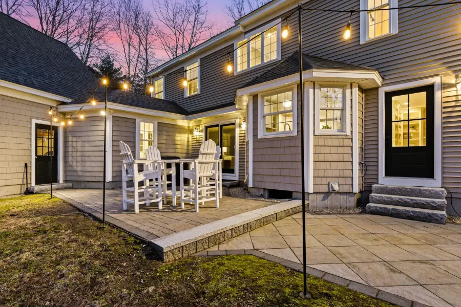 35 Winterberry Lane, Stratham, NH 03885 - #3